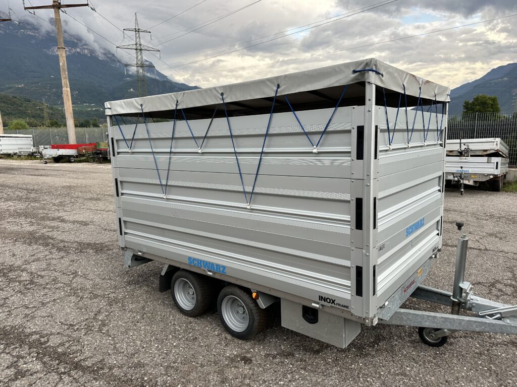 PKW-Anhänger SCHWARZ für Tiertransport / Rimorchio stradale SCHWARZ per trasporto animali