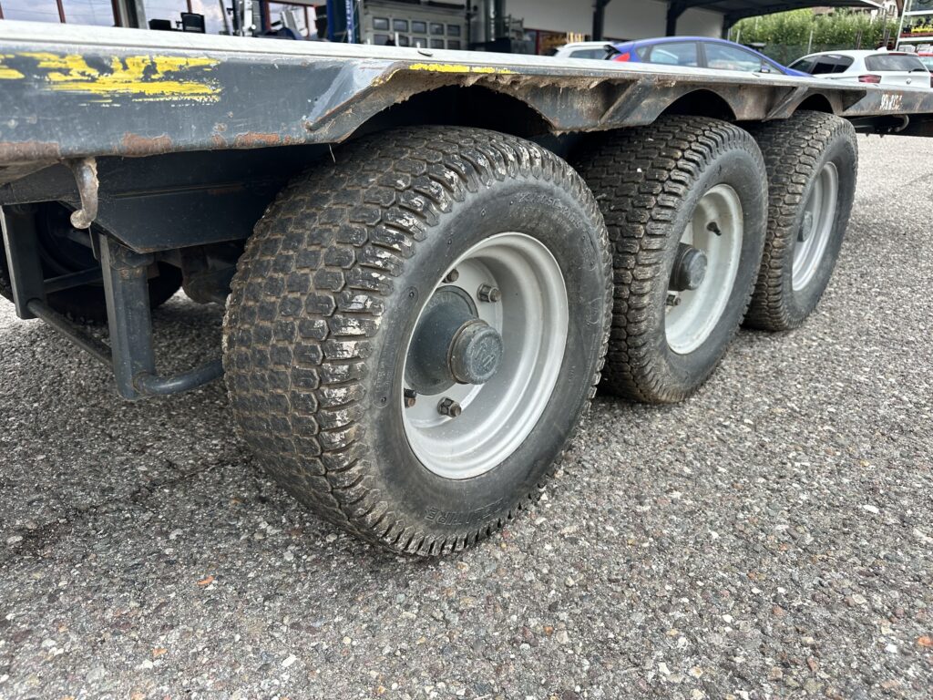 gebrauchter Palettenanhänger Tridem / Rimorchio portapallet con tre assali